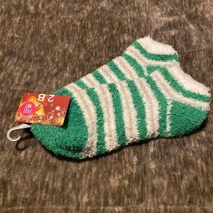 NWT SUPER SOFT ANKLE SOCKS